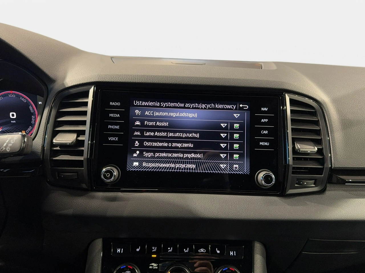 Skoda Karoq - Zdjęcie 30