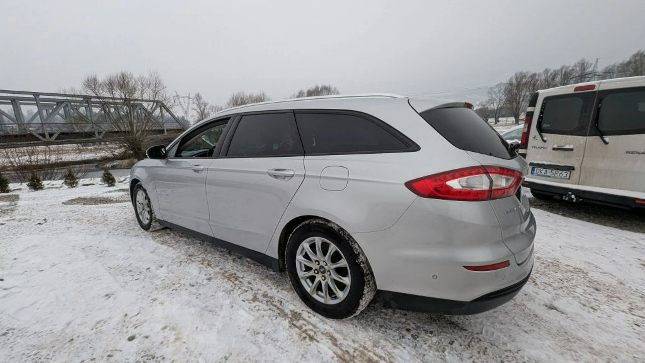 Ford Mondeo - Zdjęcie 9