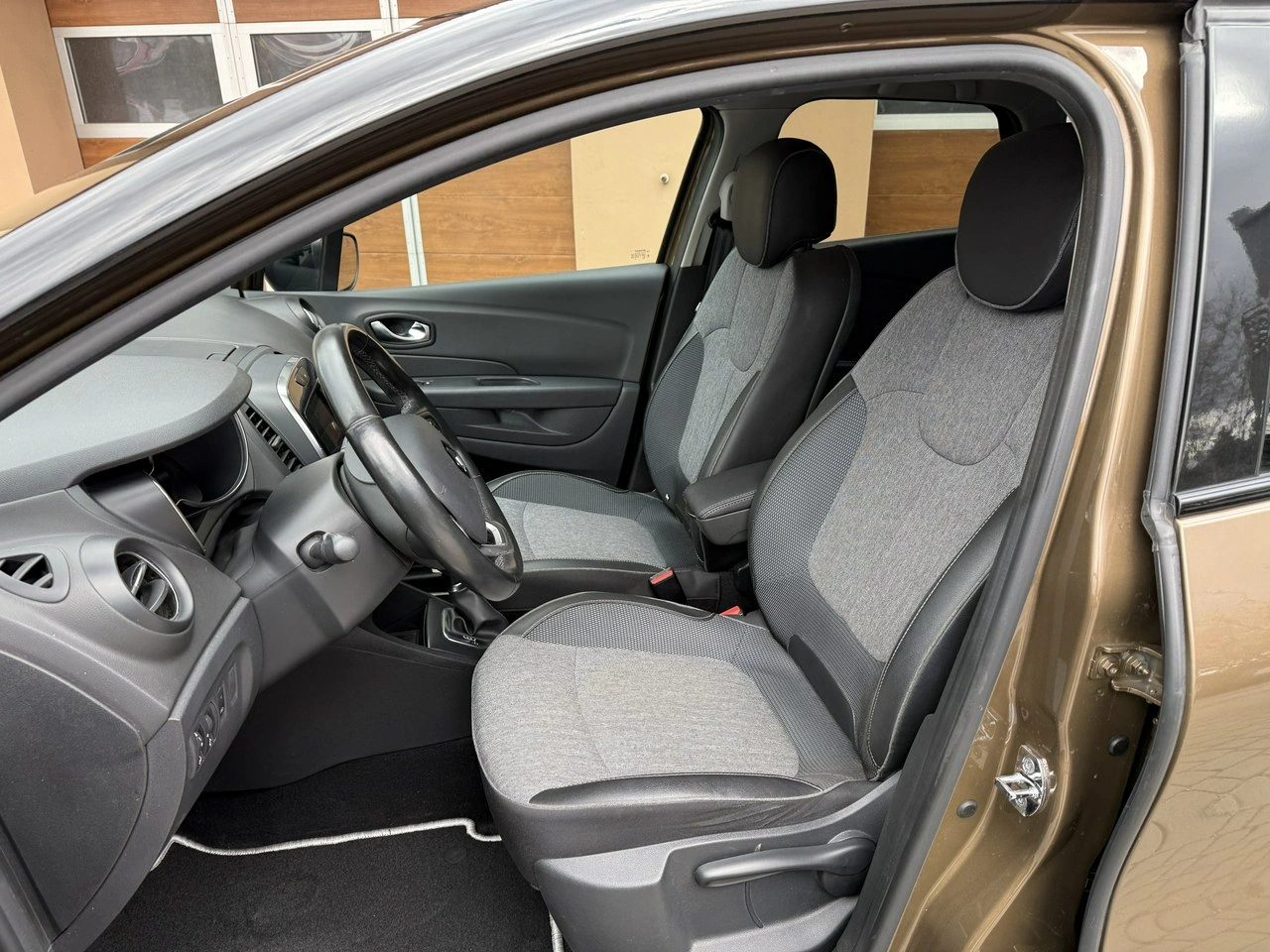 Renault Captur - Zdjęcie 17