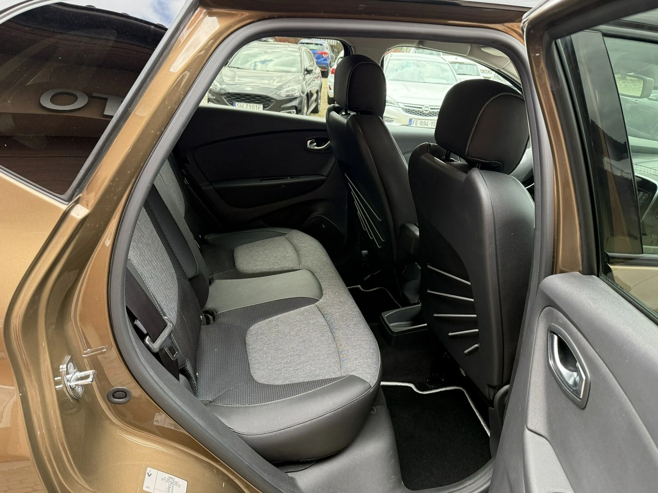 Renault Captur - Zdjęcie 21