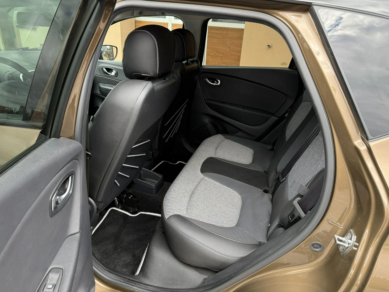 Renault Captur - Zdjęcie 22