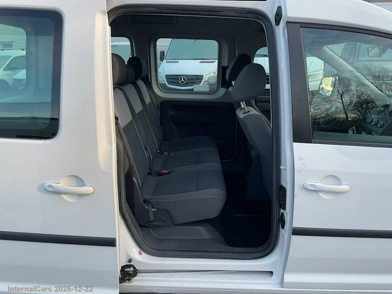 Volkswagen Caddy - Zdjęcie 13