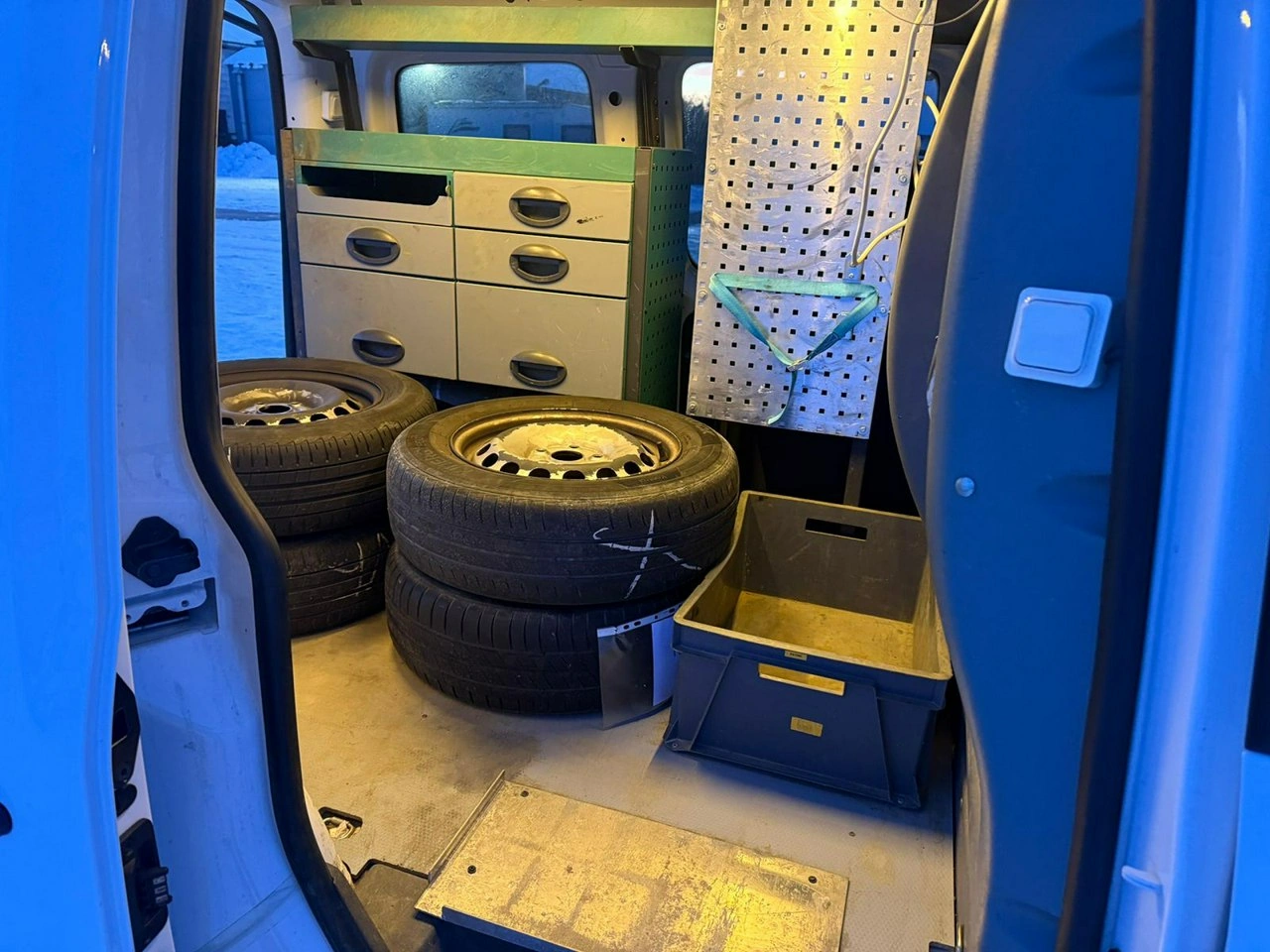 Volkswagen Caddy - Zdjęcie 9