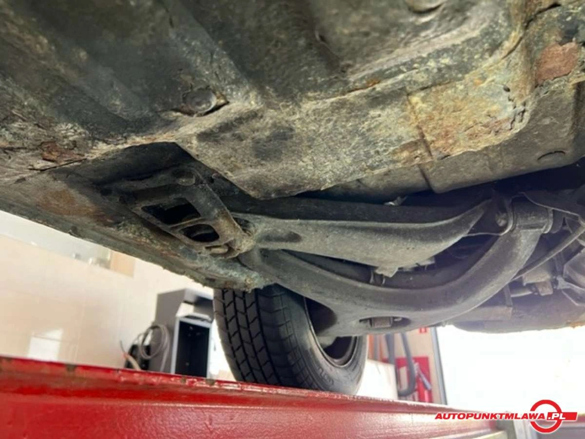 Mercedes-Benz SLC - Zdjęcie 27