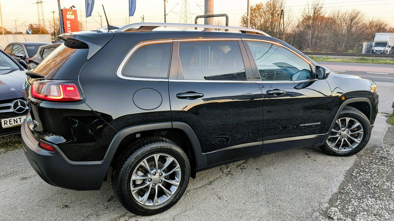 Jeep Cherokee - Zdjęcie 10
