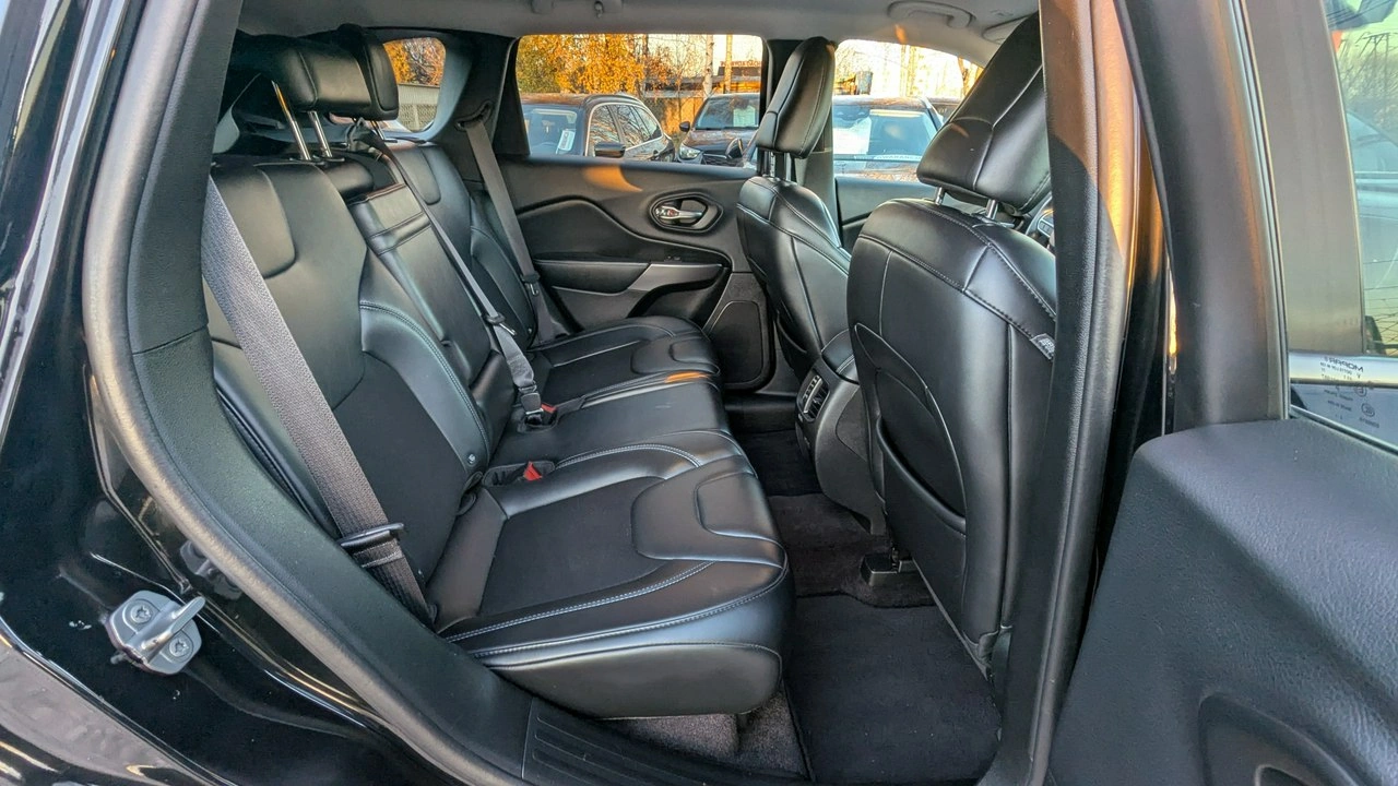 Jeep Cherokee - Zdjęcie 15