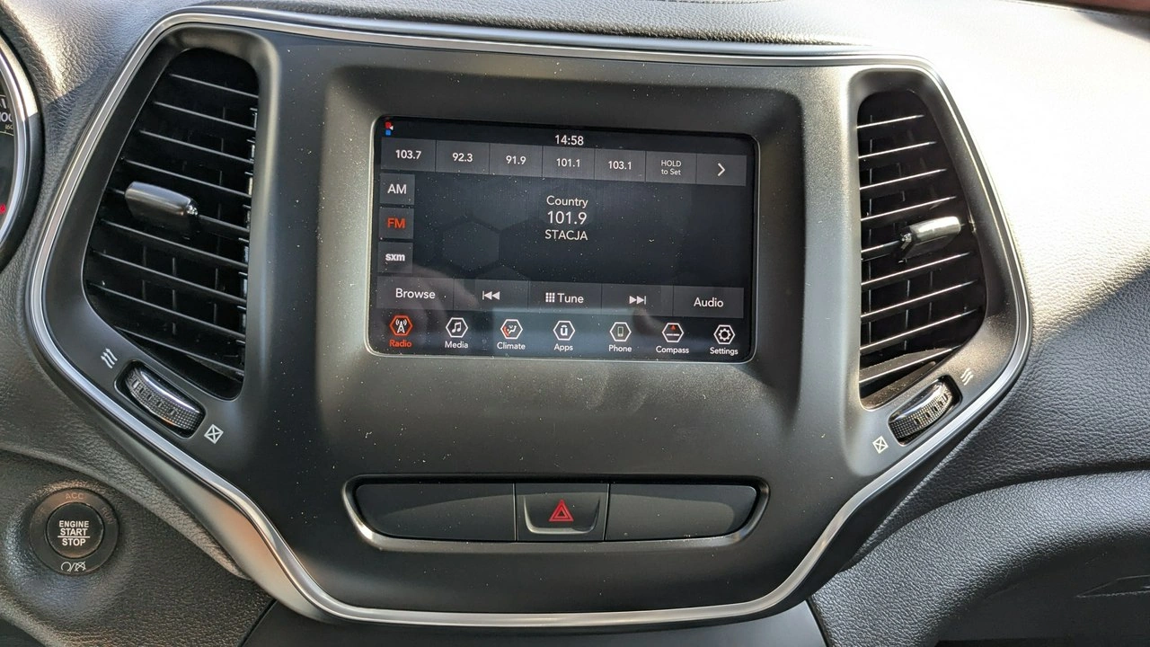 Jeep Cherokee - Zdjęcie 22