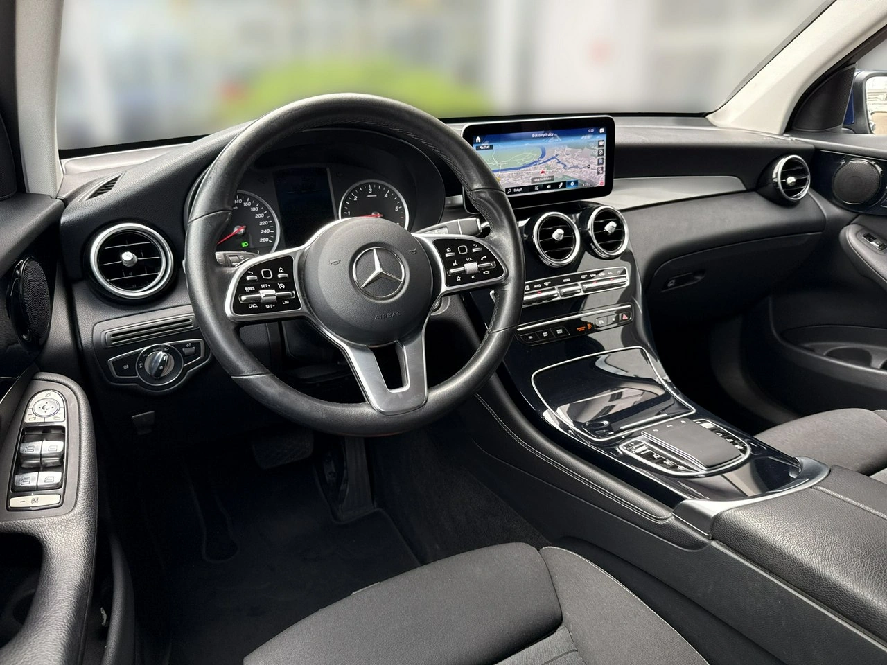 Mercedes GLC 200 - Zdjęcie 14