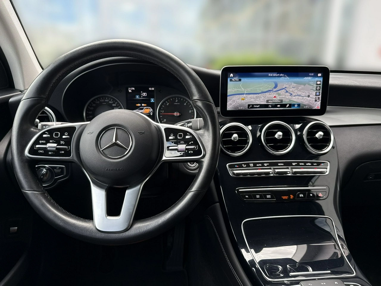 Mercedes GLC 200 - Zdjęcie 15