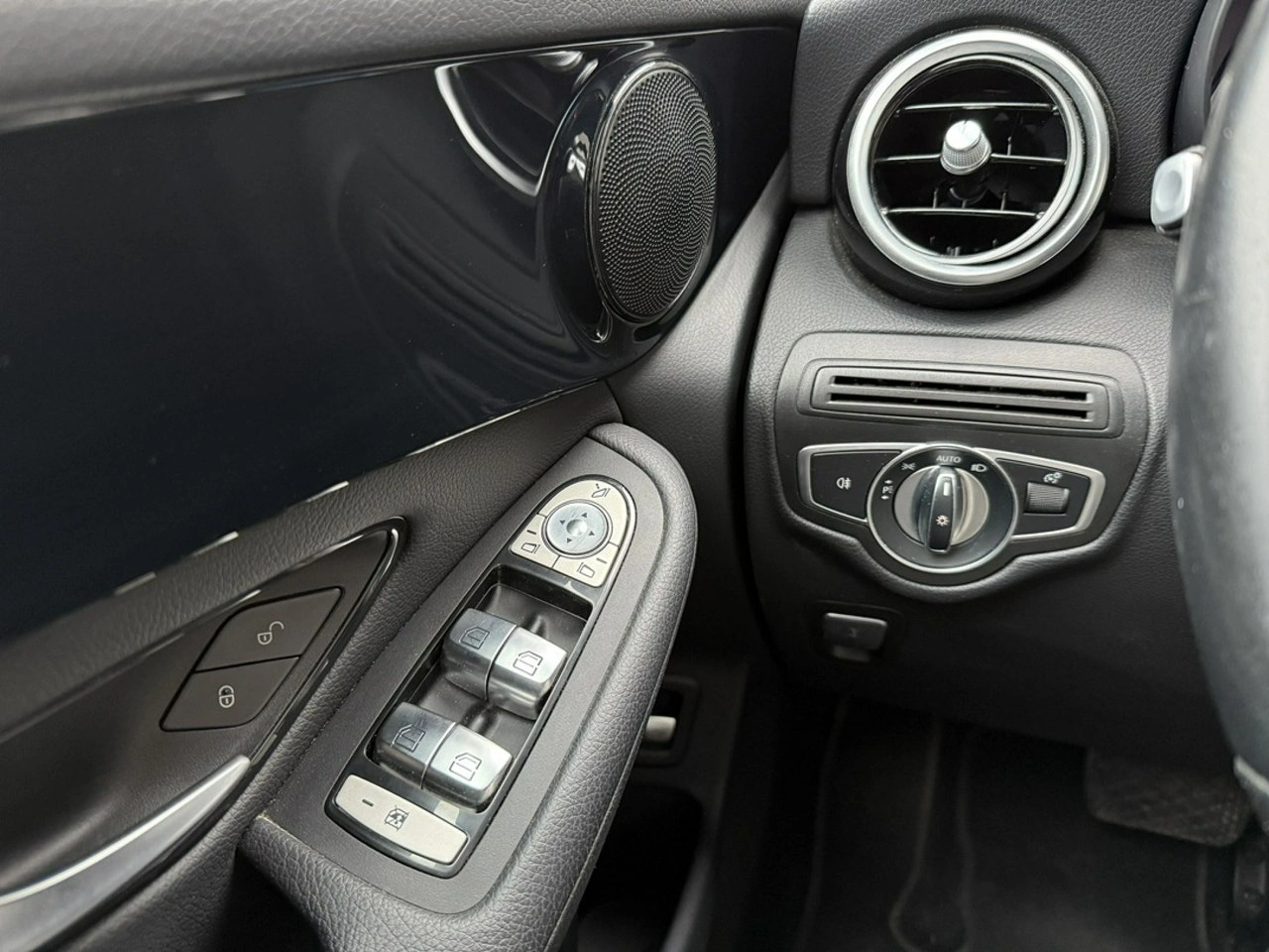 Mercedes GLC 200 - Zdjęcie 20