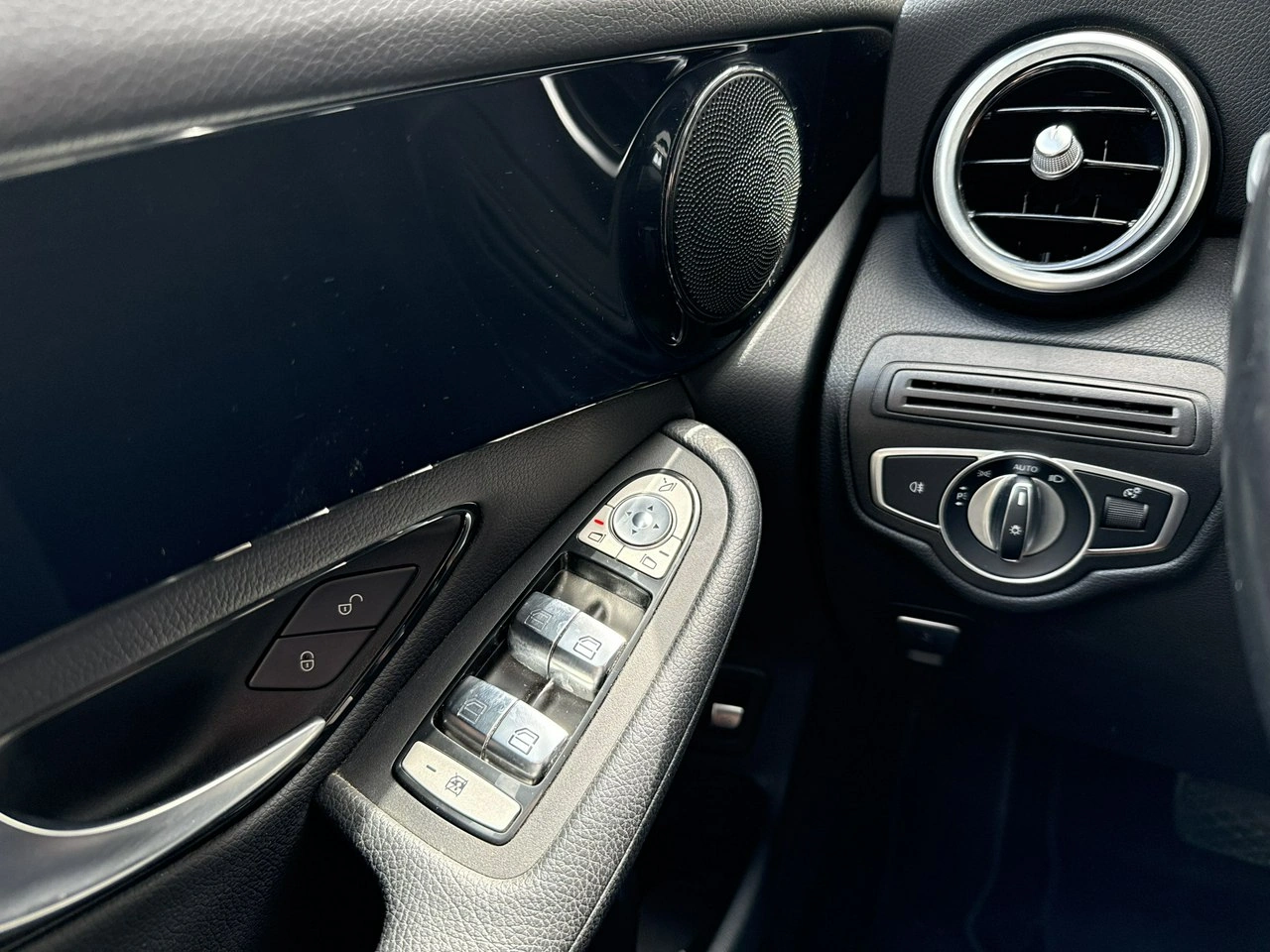 Mercedes GLC 200 - Zdjęcie 21