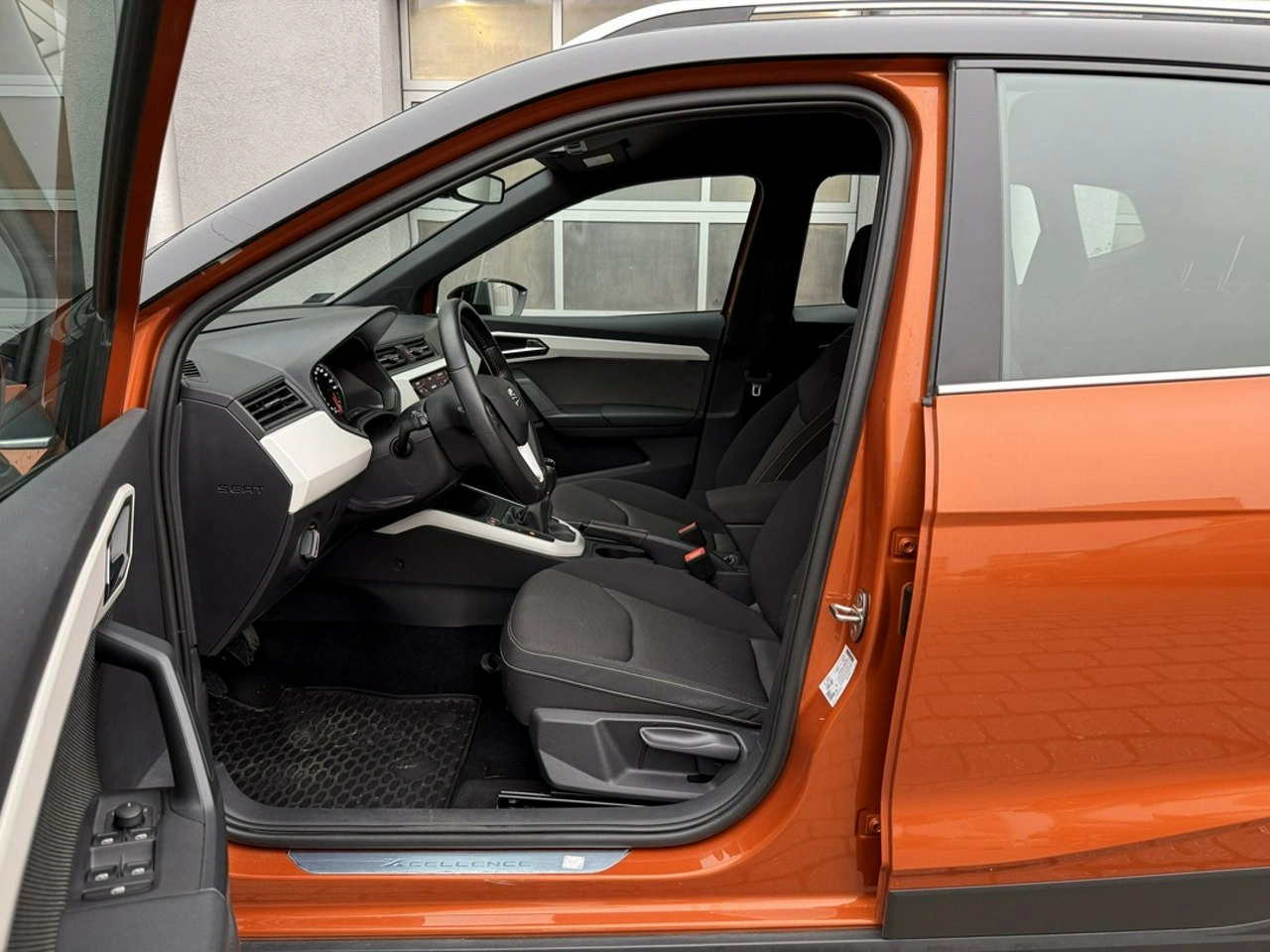 Seat Arona - Zdjęcie 12