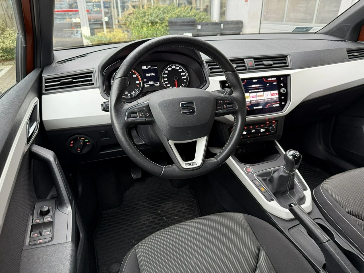 Seat Arona - Zdjęcie 14