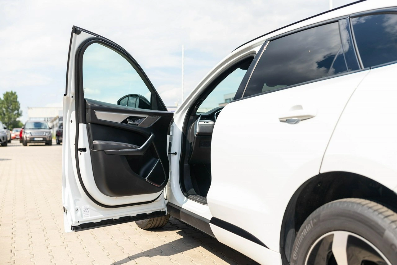 Jaguar F-Pace - Zdjęcie 11