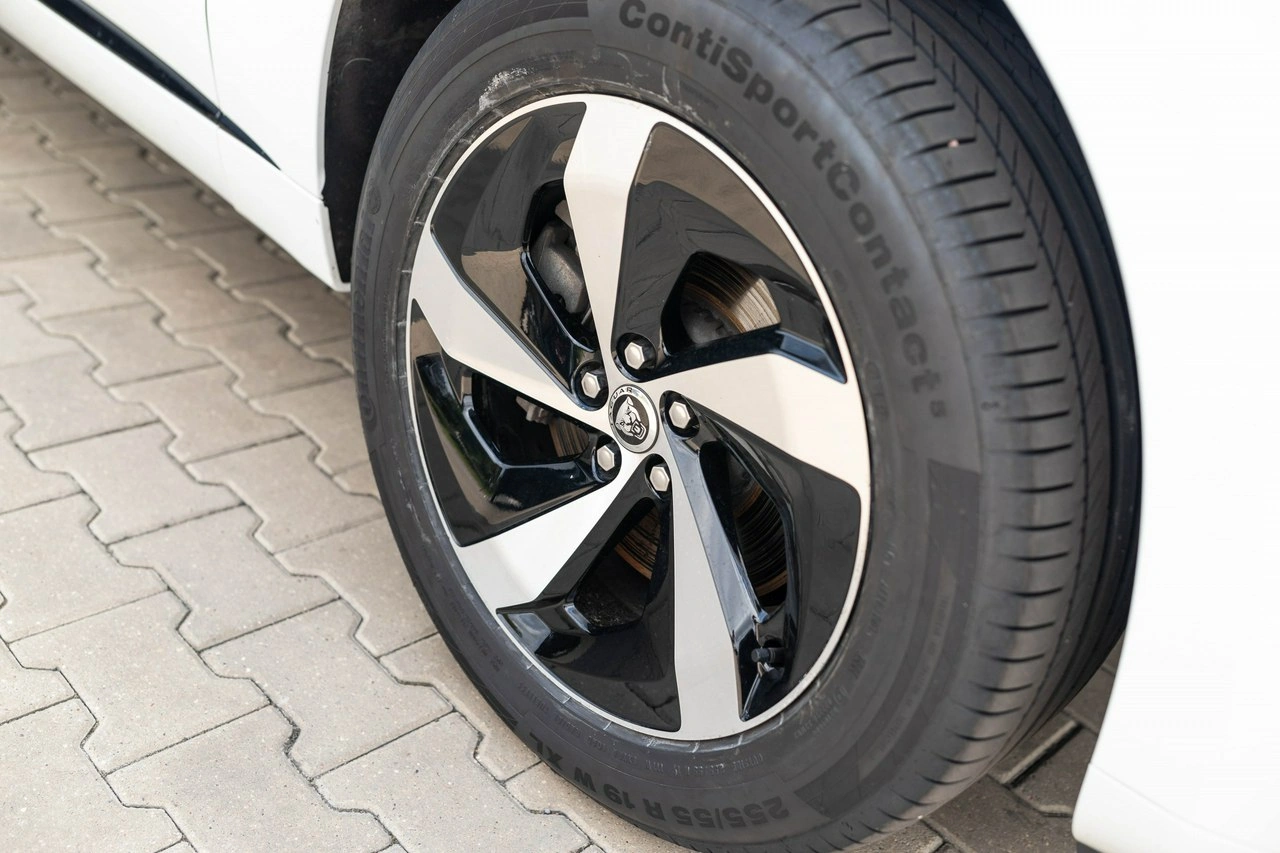 Jaguar F-Pace - Zdjęcie 8