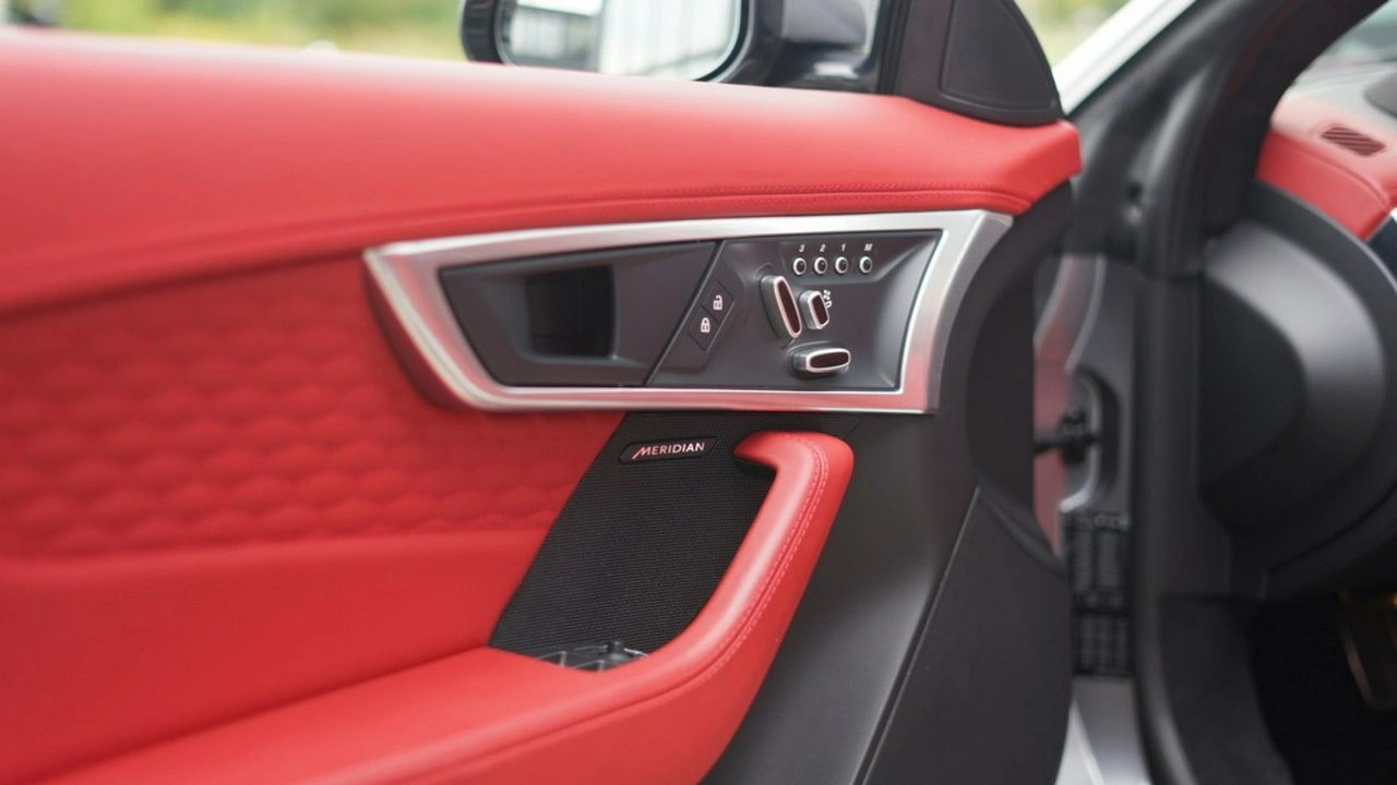 Jaguar F-Type - Zdjęcie 13