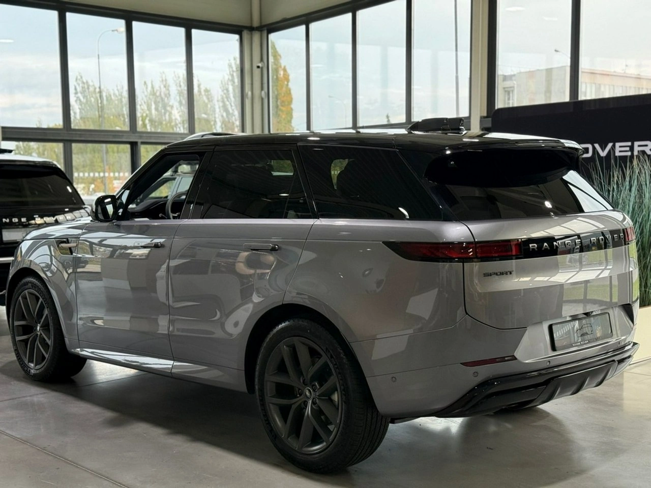 Land Rover Range Rover Sport - Zdjęcie 4