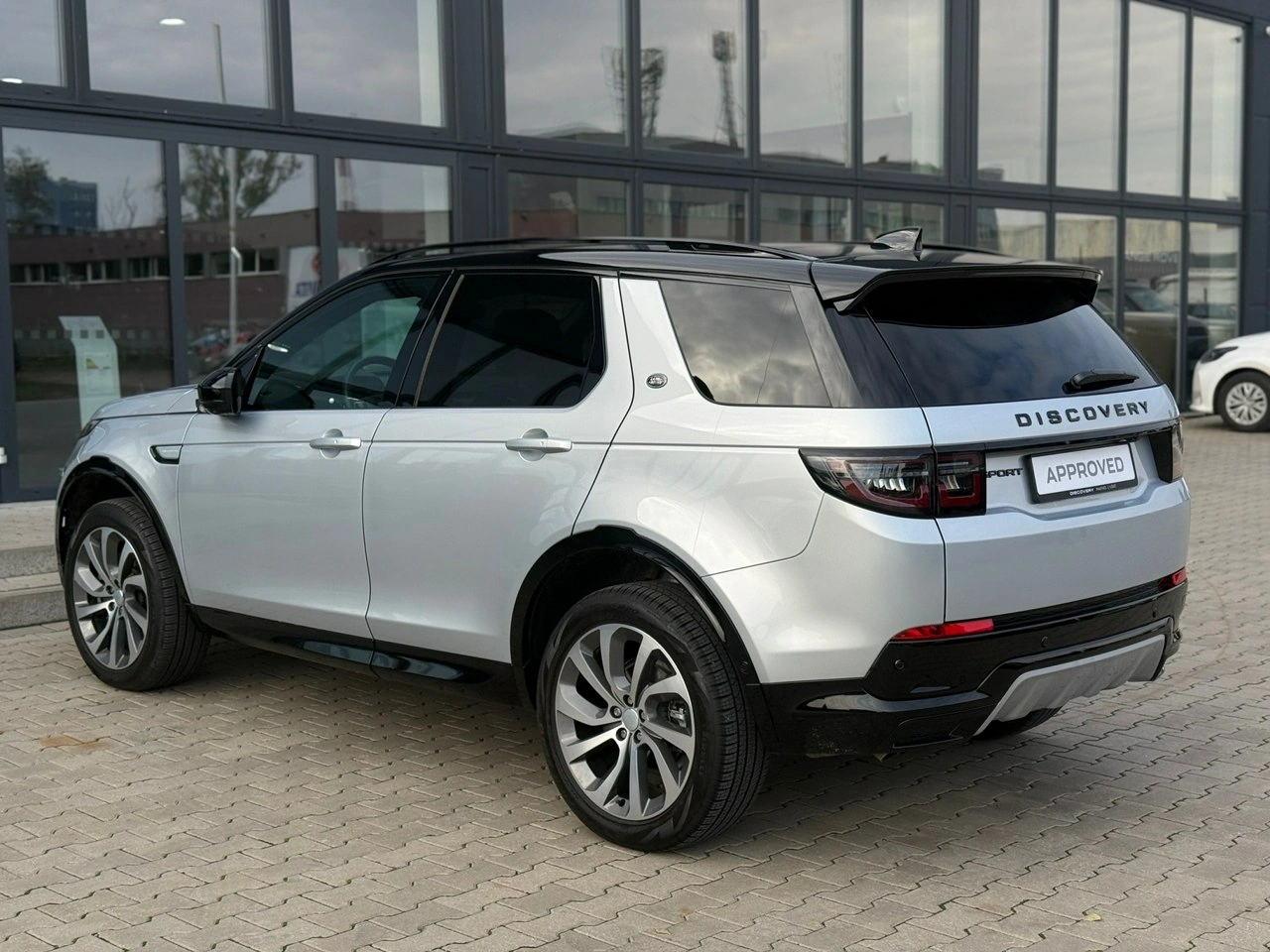 Land Rover Discovery Sport - Zdjęcie 4