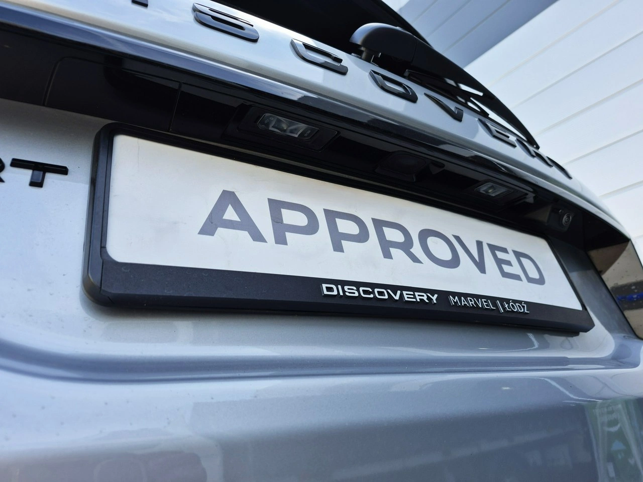 Land Rover Discovery Sport - Zdjęcie 12