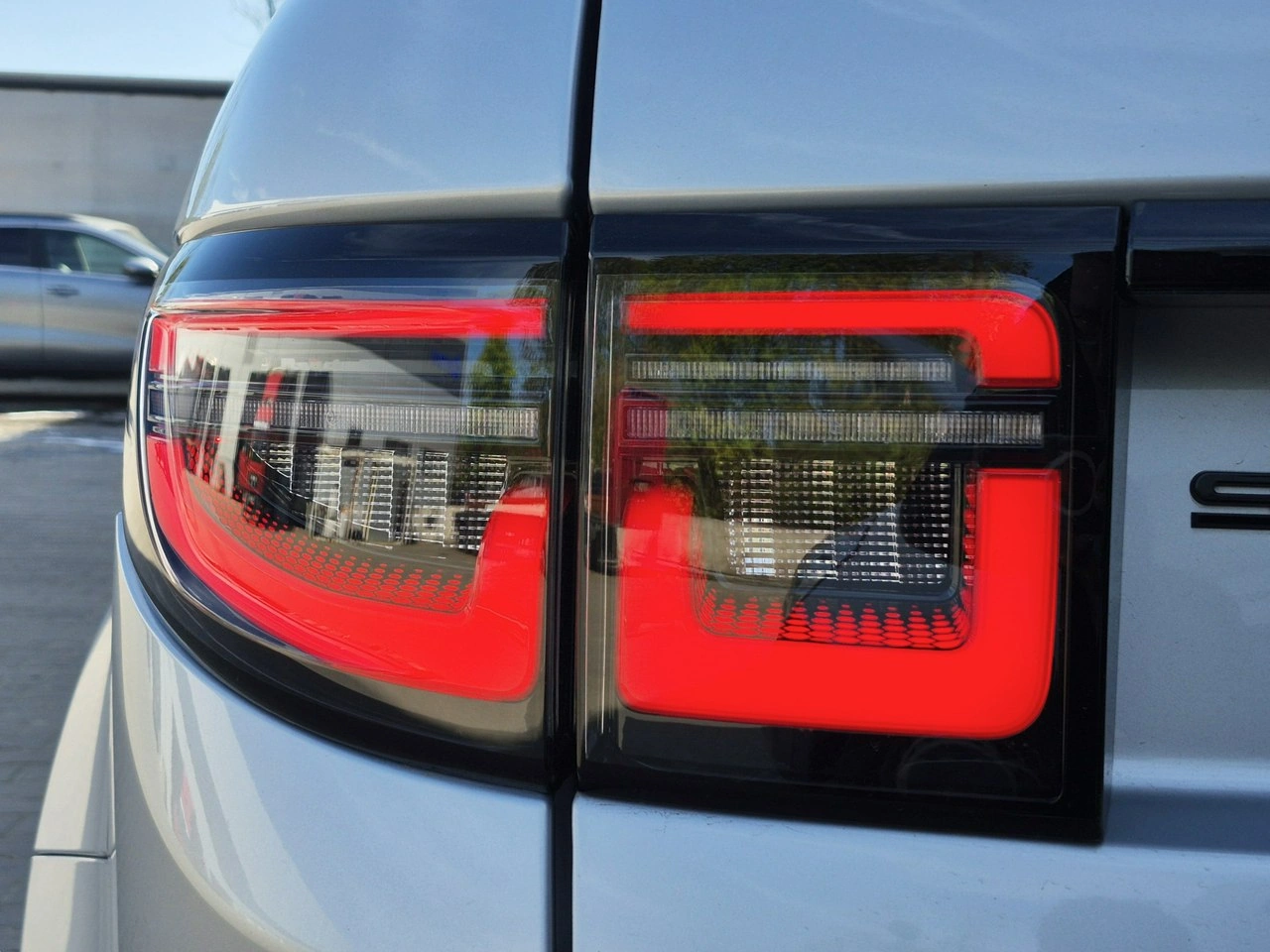 Land Rover Discovery Sport - Zdjęcie 14