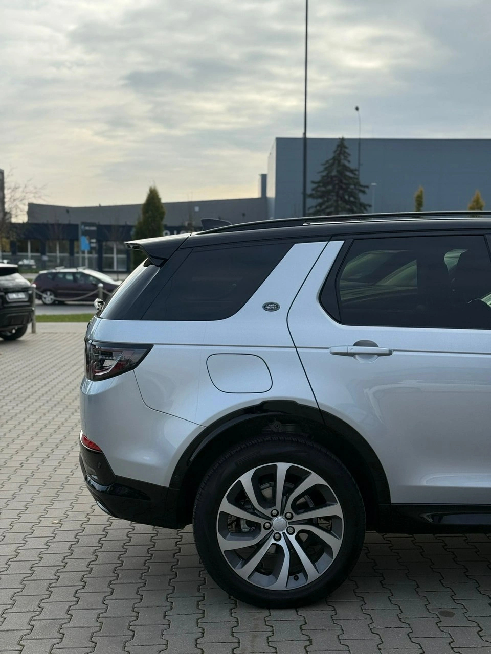 Land Rover Discovery Sport - Zdjęcie 7