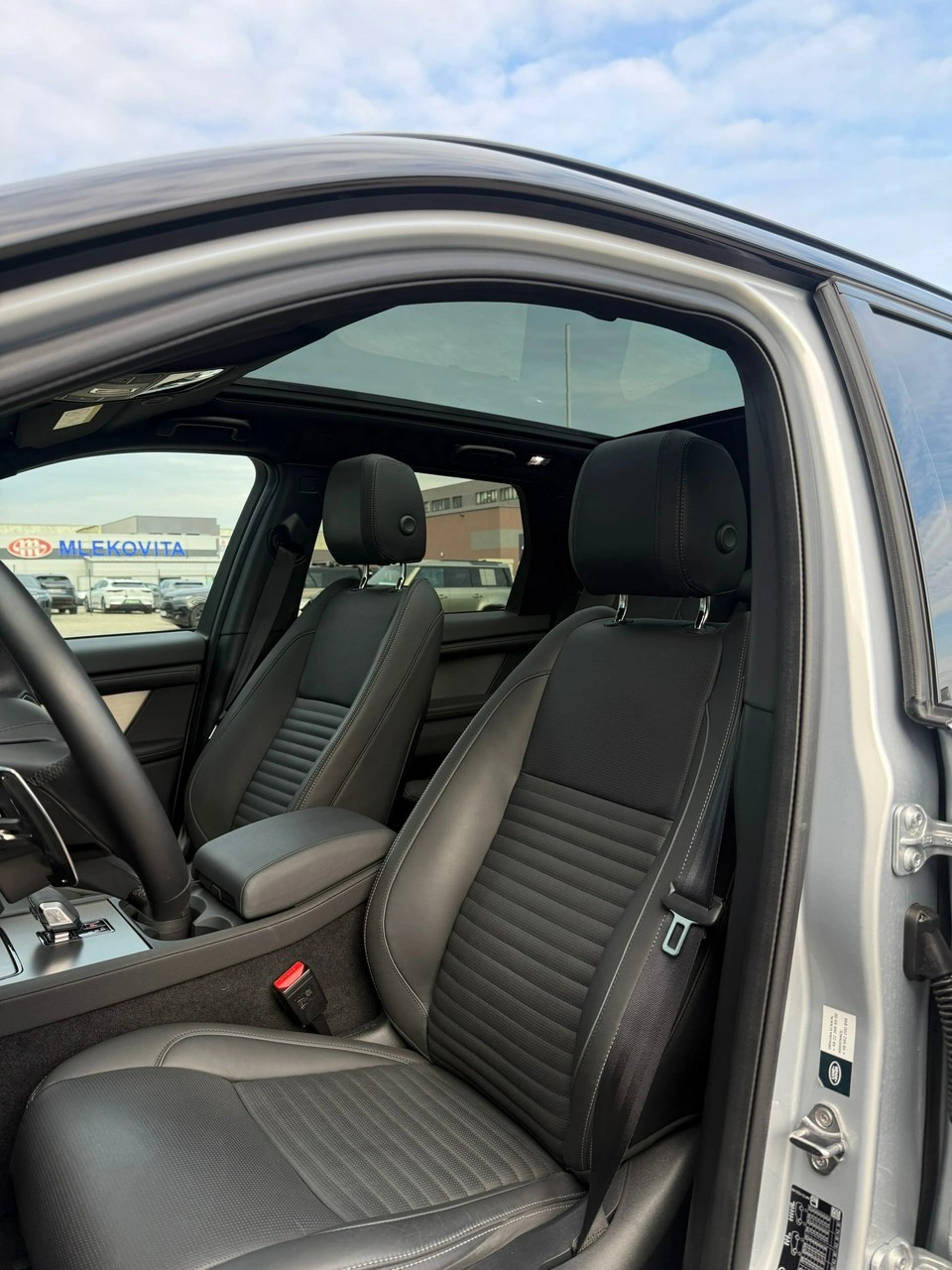 Land Rover Discovery Sport - Zdjęcie 10