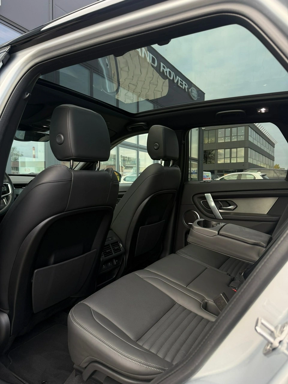 Land Rover Discovery Sport - Zdjęcie 18