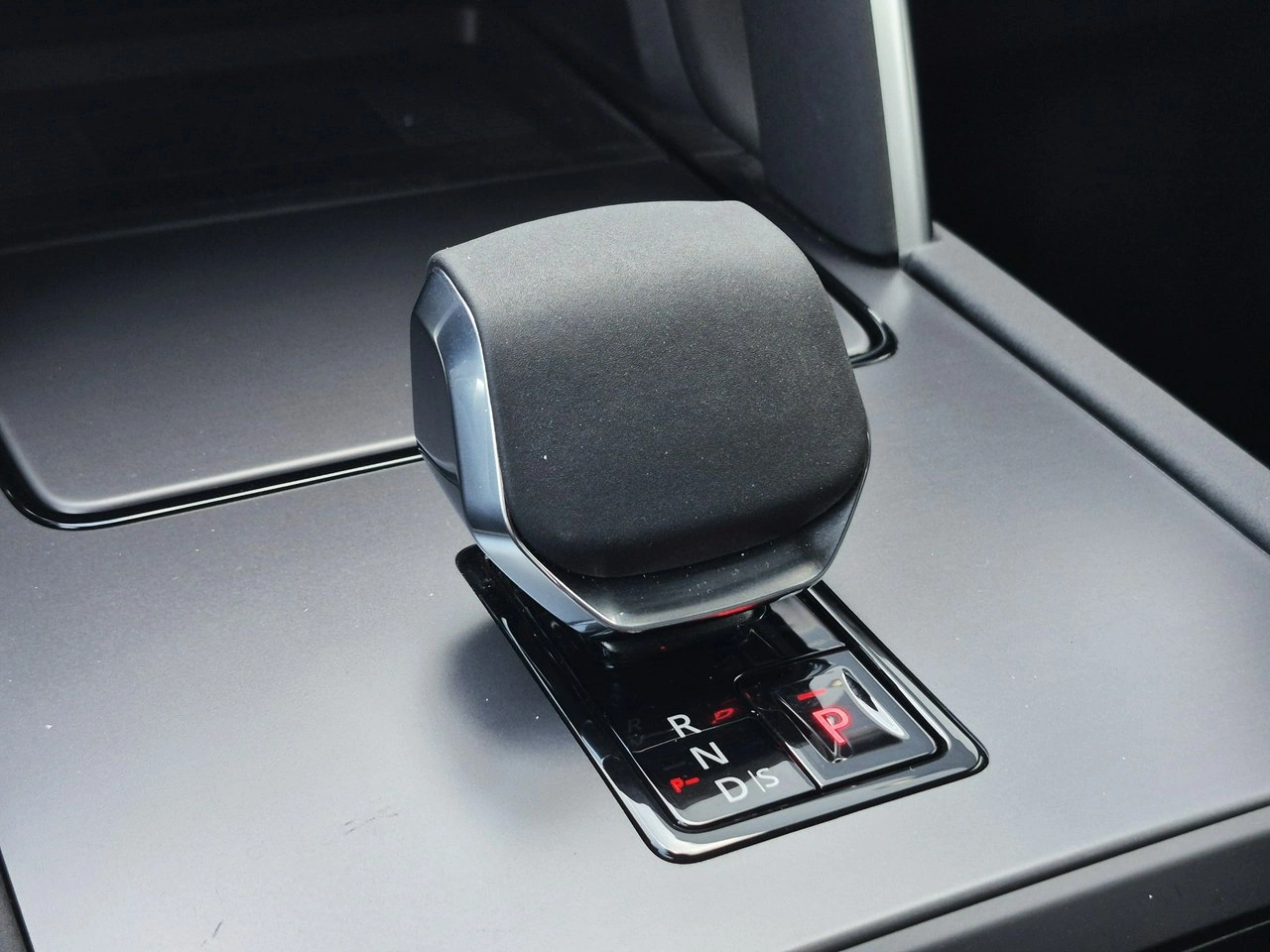 Land Rover Discovery Sport - Zdjęcie 33