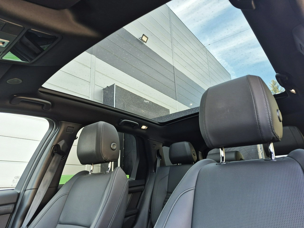 Land Rover Discovery Sport - Zdjęcie 38