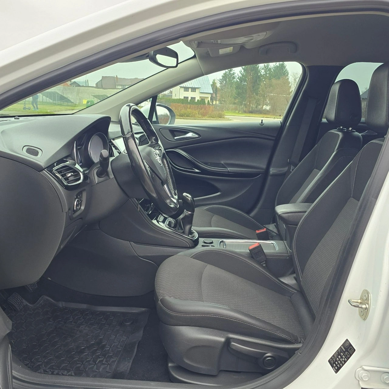 Opel Astra - Zdjęcie 27