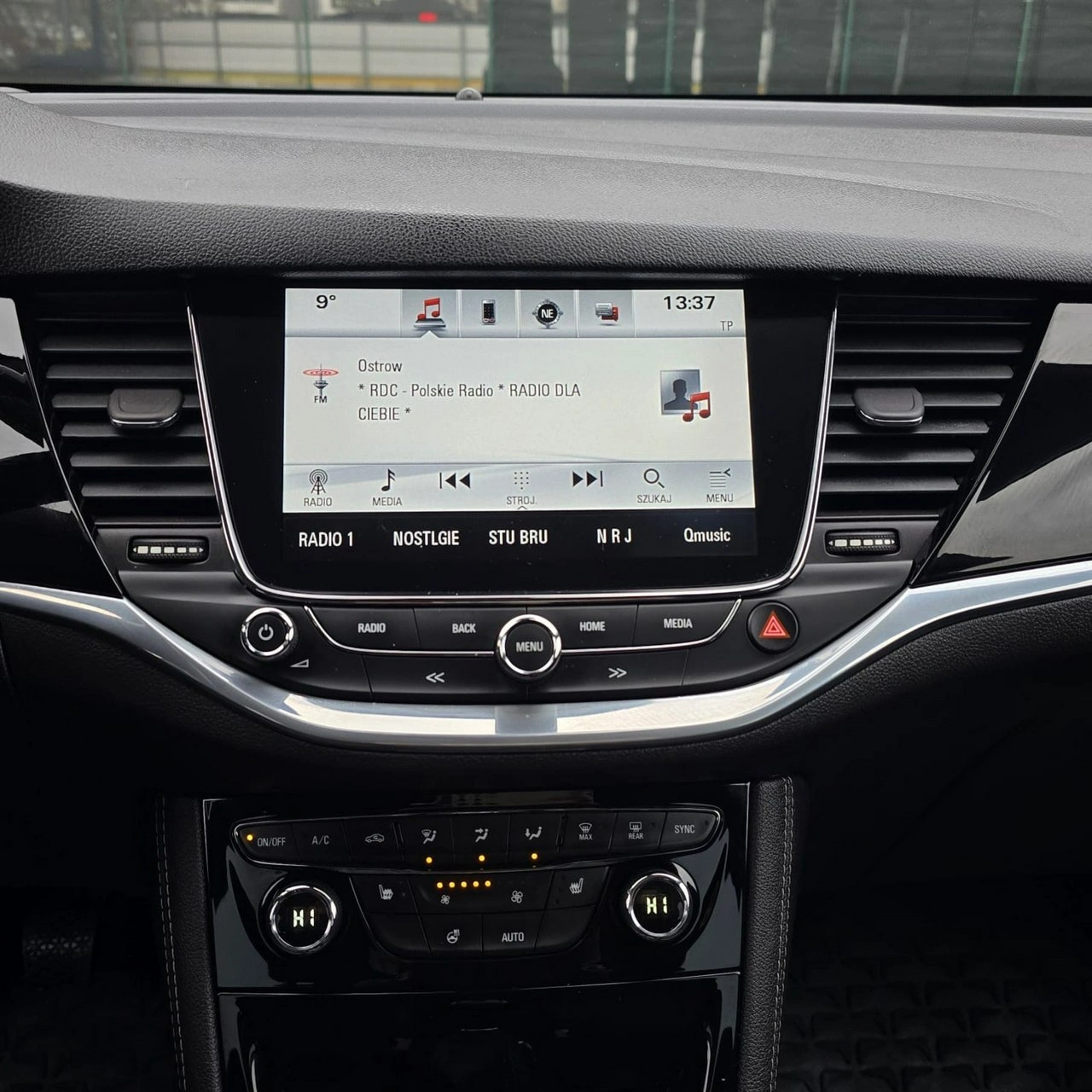 Opel Astra - Zdjęcie 28