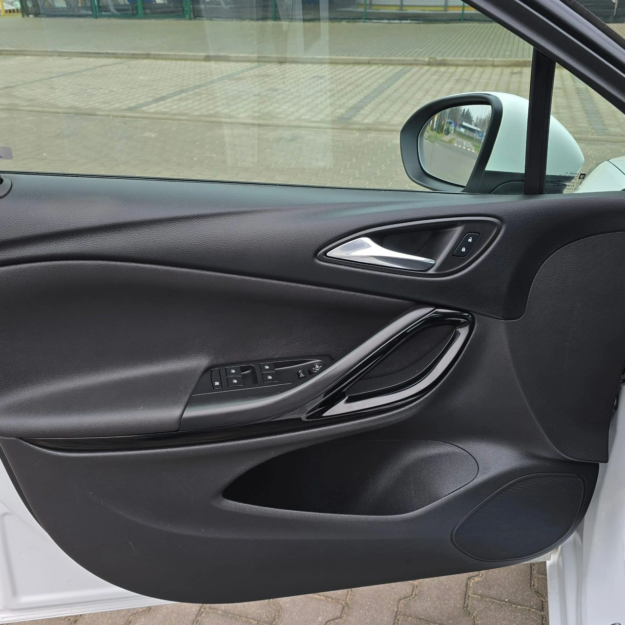 Opel Astra - Zdjęcie 34