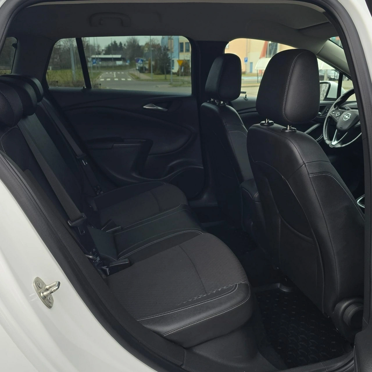 Opel Astra - Zdjęcie 36