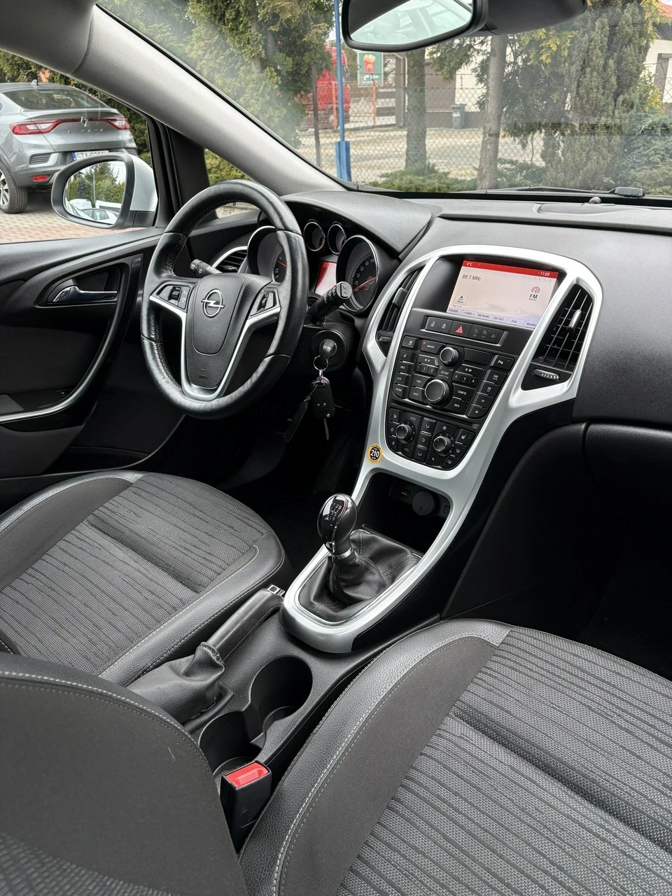 Opel Astra - Zdjęcie 9