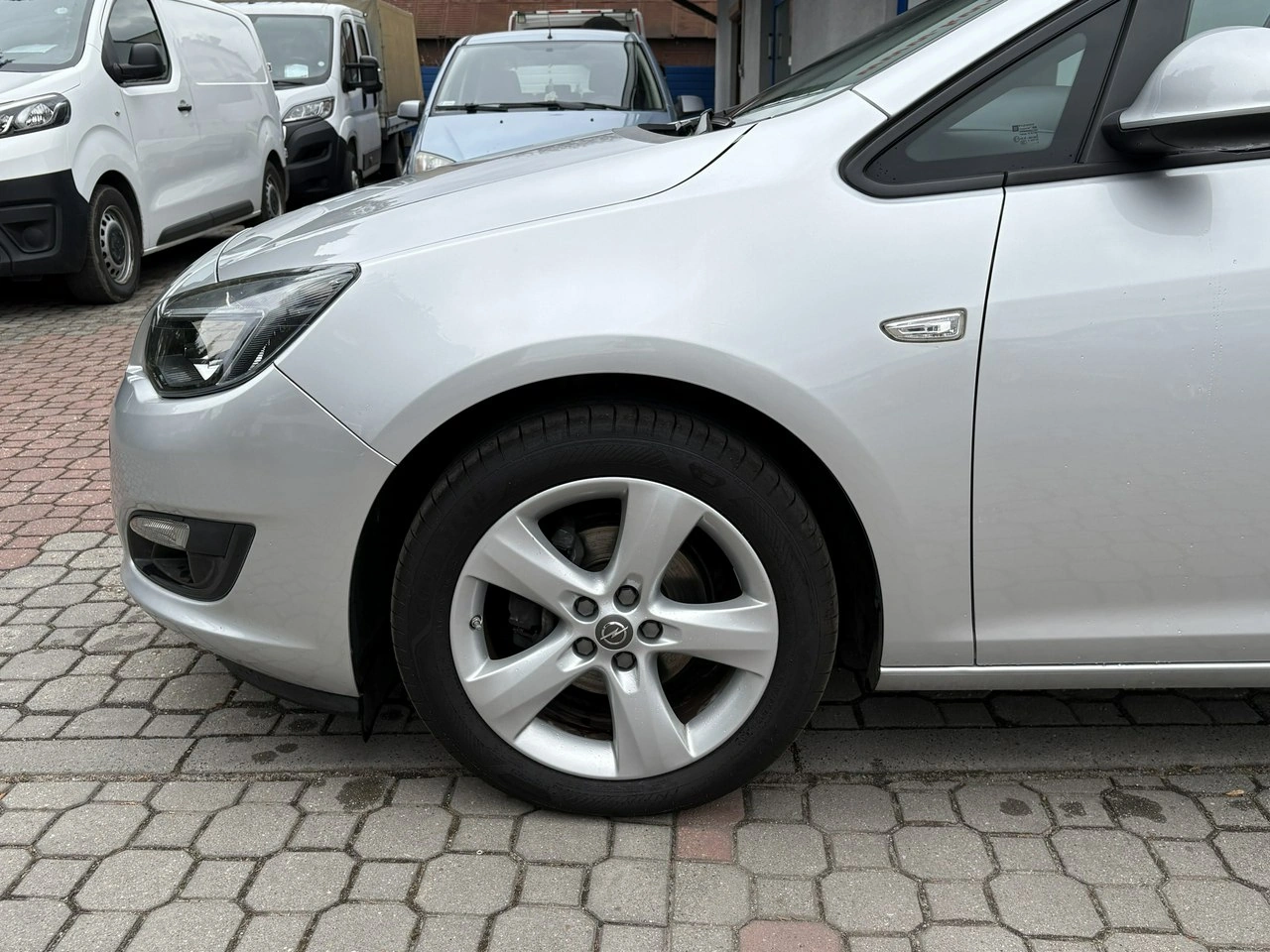Opel Astra - Zdjęcie 8