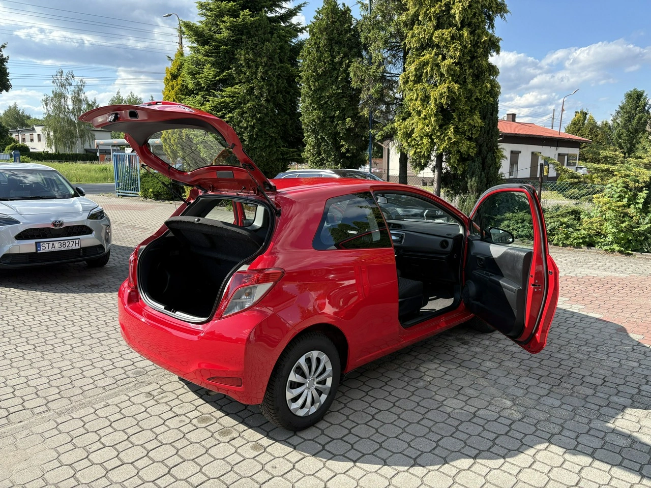Toyota Yaris - Zdjęcie 18