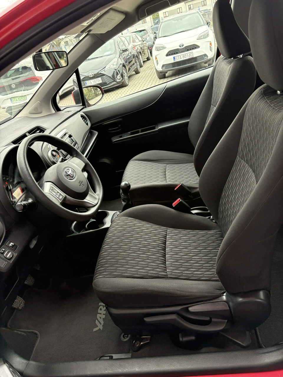 Toyota Yaris - Zdjęcie 10