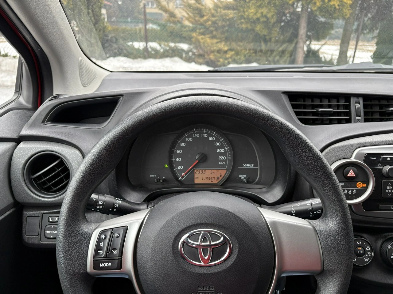 Toyota Yaris - Zdjęcie 14