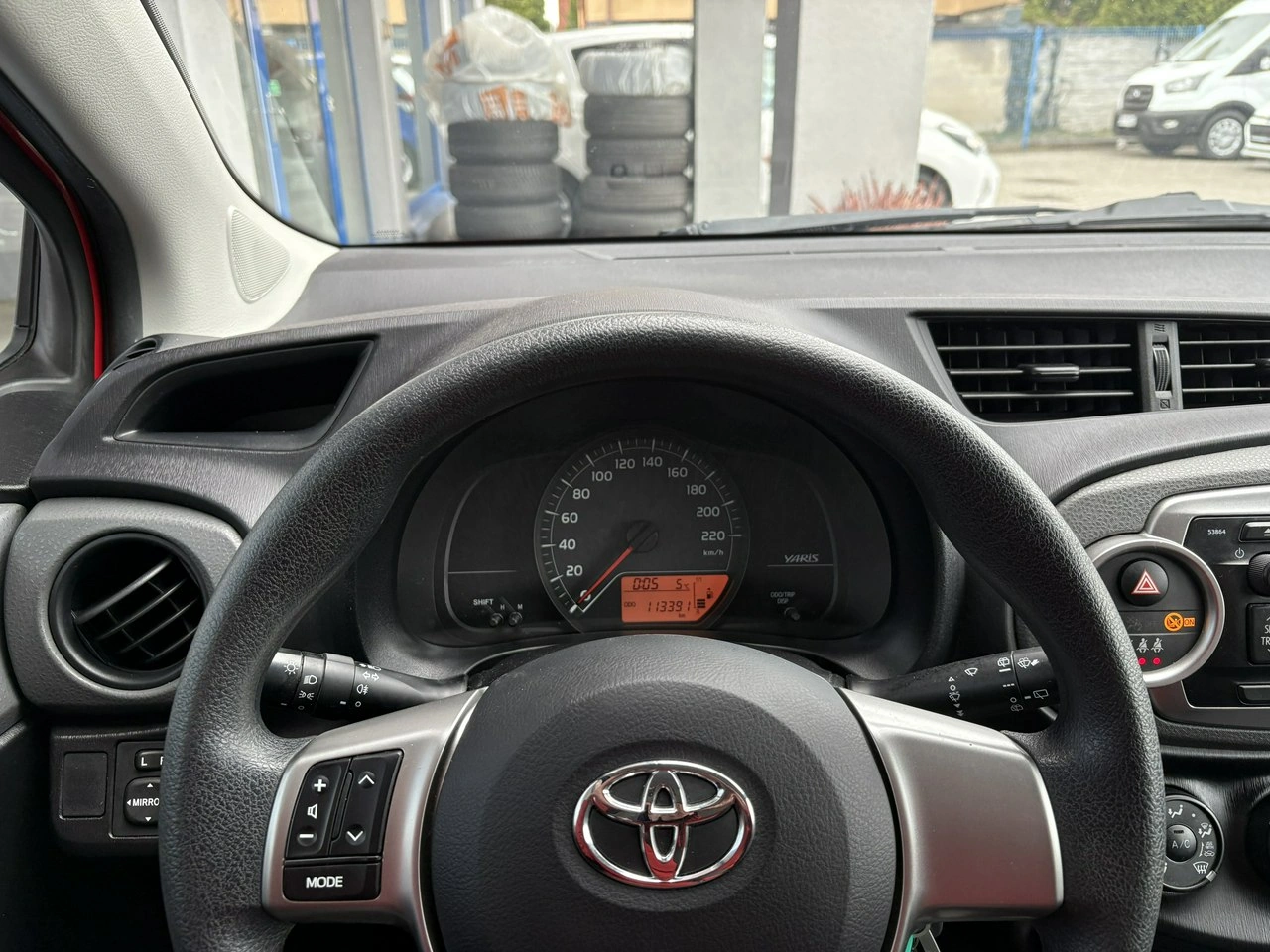 Toyota Yaris - Zdjęcie 14