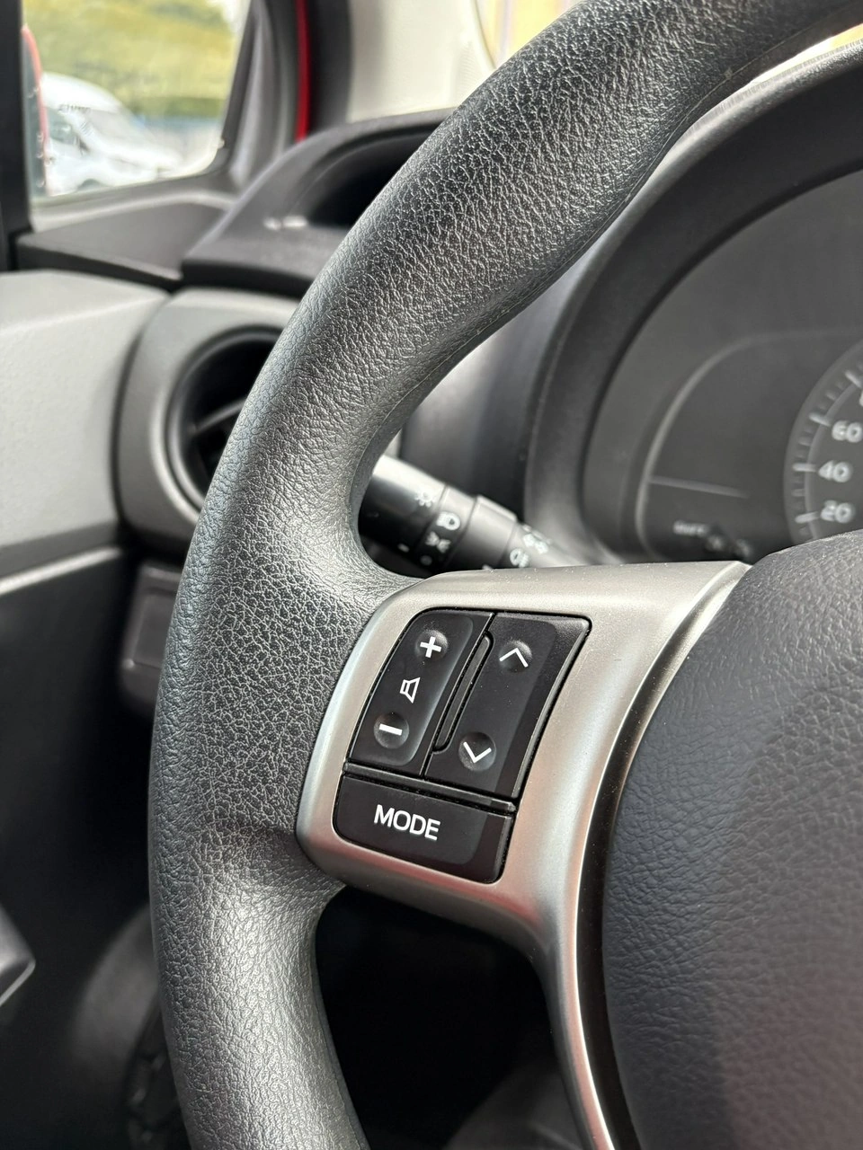 Toyota Yaris - Zdjęcie 15