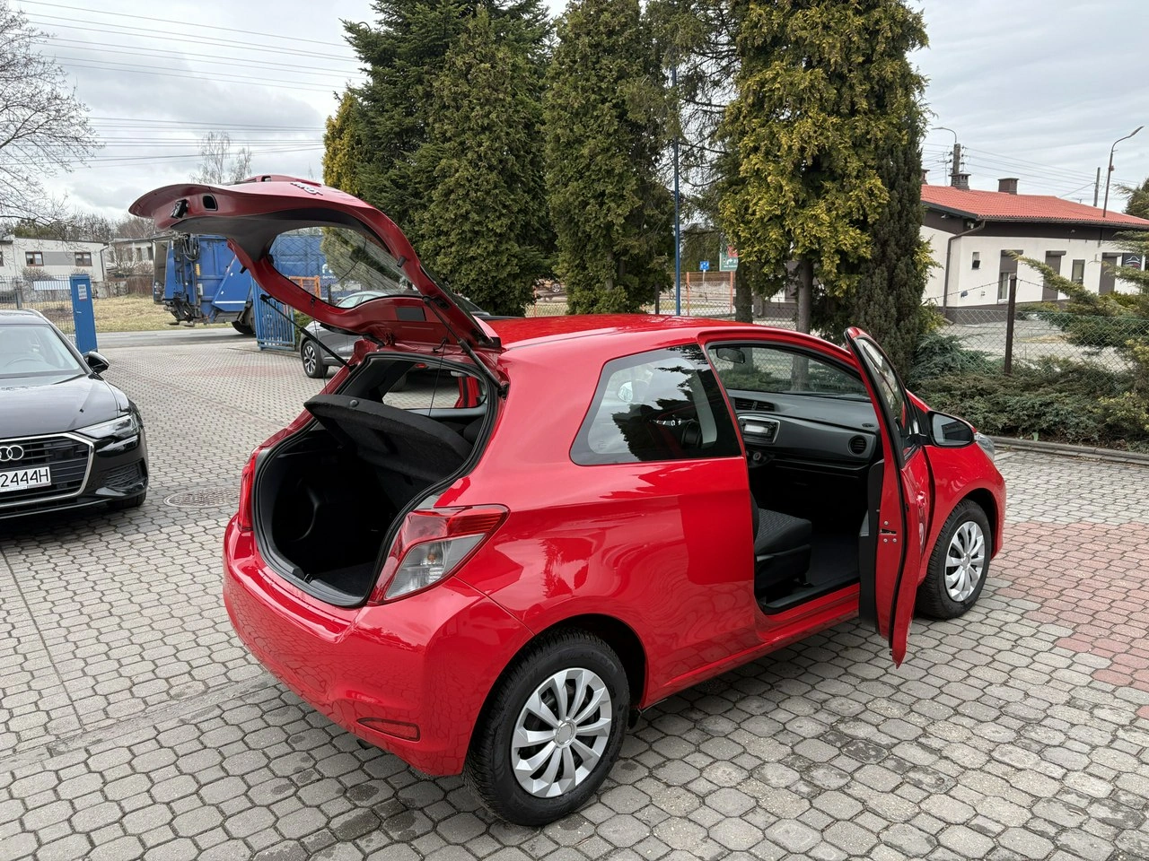 Toyota Yaris - Zdjęcie 18