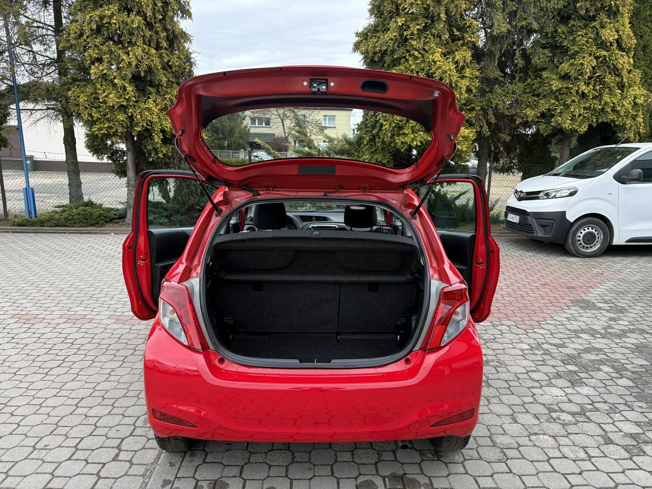 Toyota Yaris - Zdjęcie 19