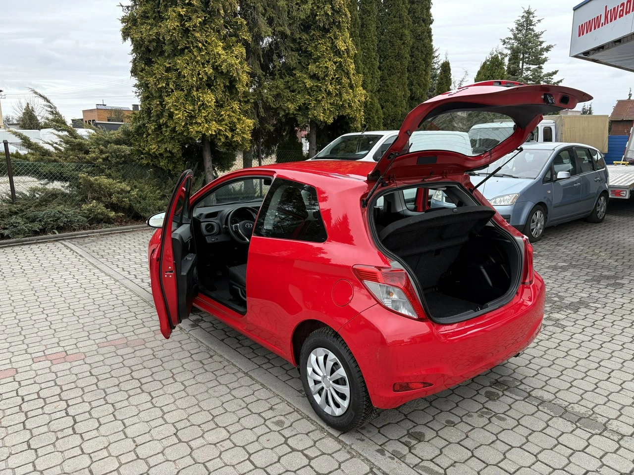 Toyota Yaris - Zdjęcie 20