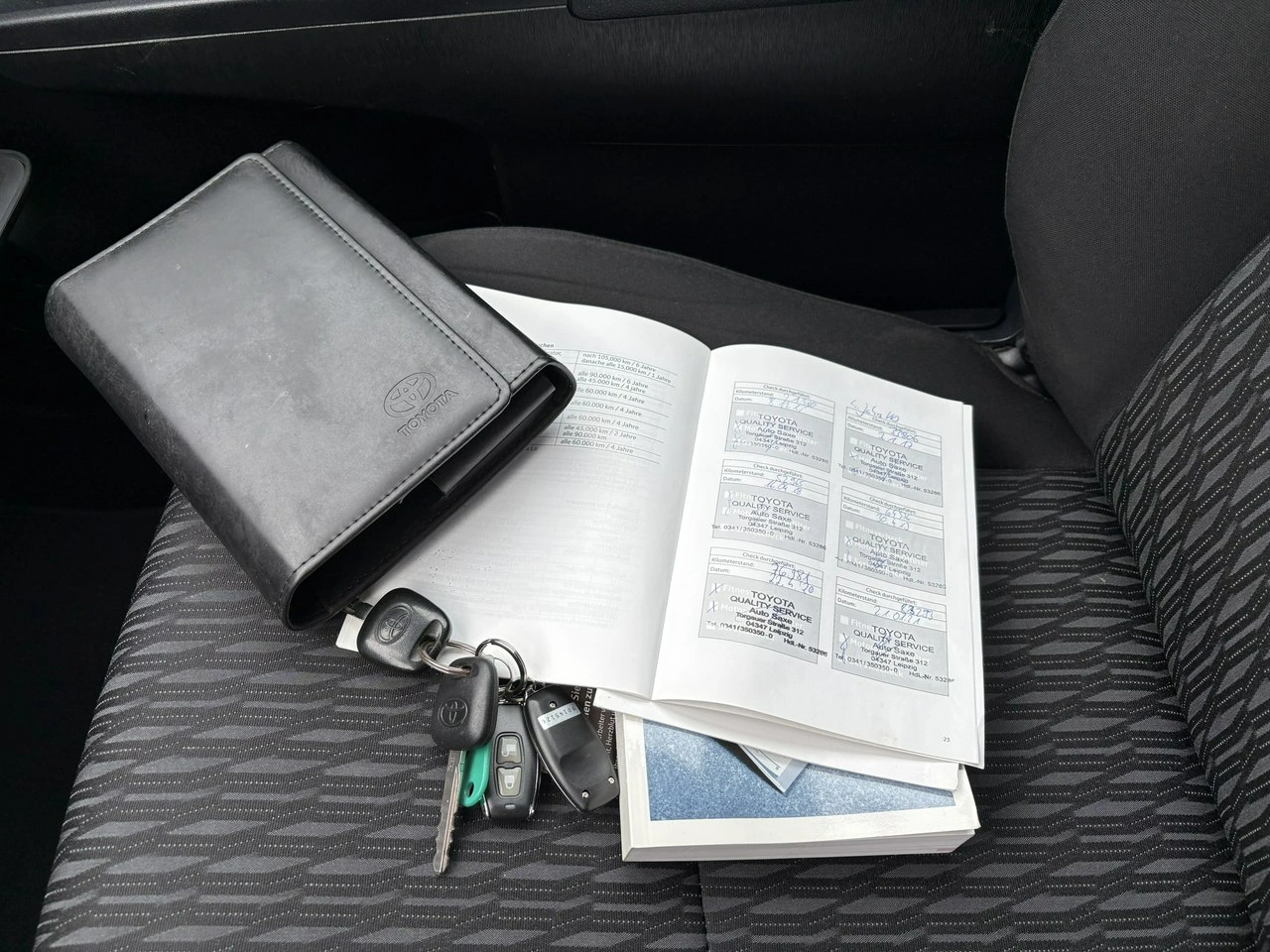 Toyota Yaris - Zdjęcie 22