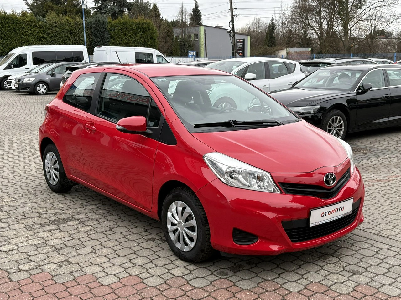 Toyota Yaris - Zdjęcie 2