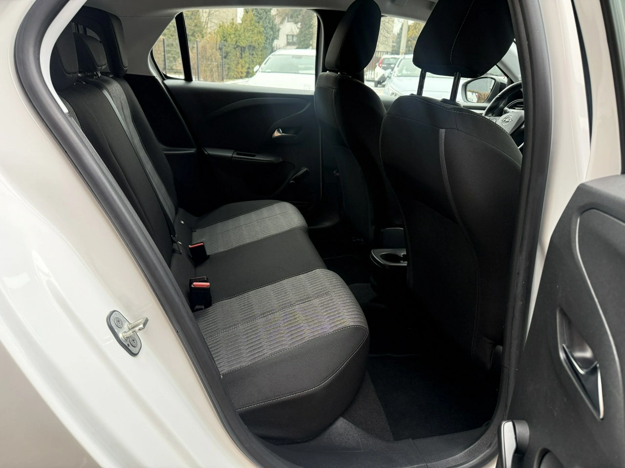 Opel Corsa - Zdjęcie 24