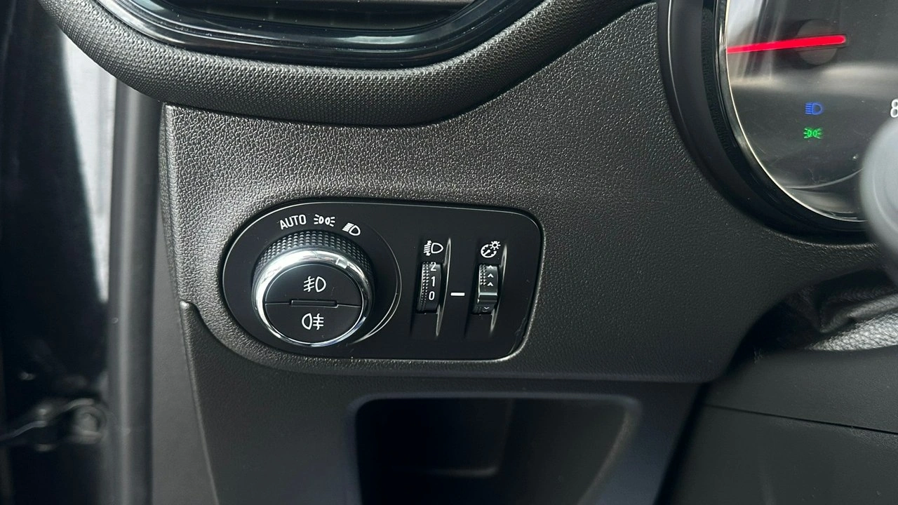 Opel Crossland X - Zdjęcie 29