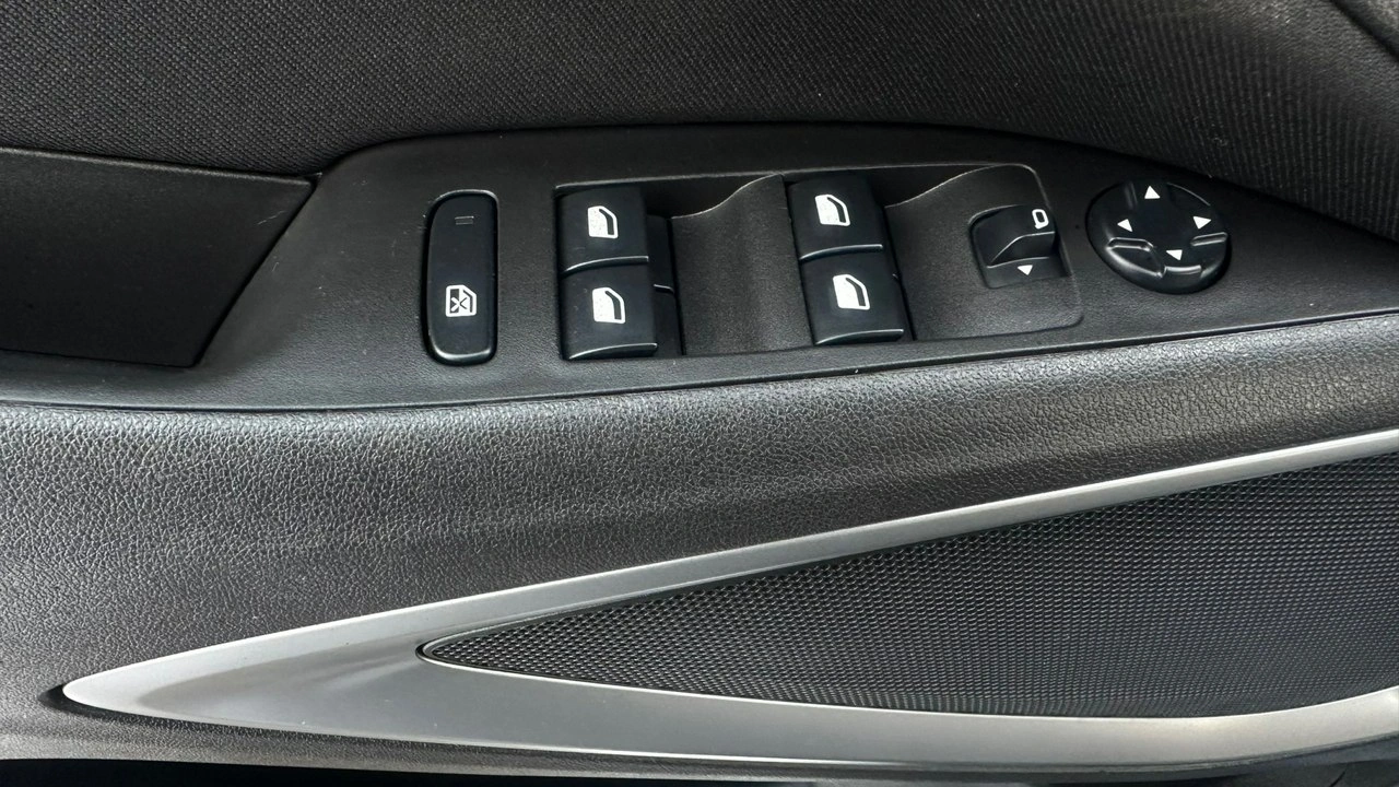 Opel Crossland X - Zdjęcie 31