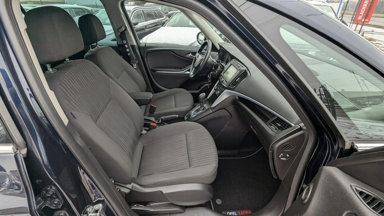 Opel Zafira - Zdjęcie 17
