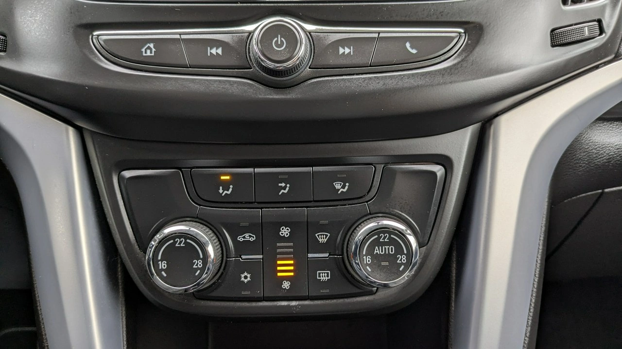 Opel Zafira - Zdjęcie 25